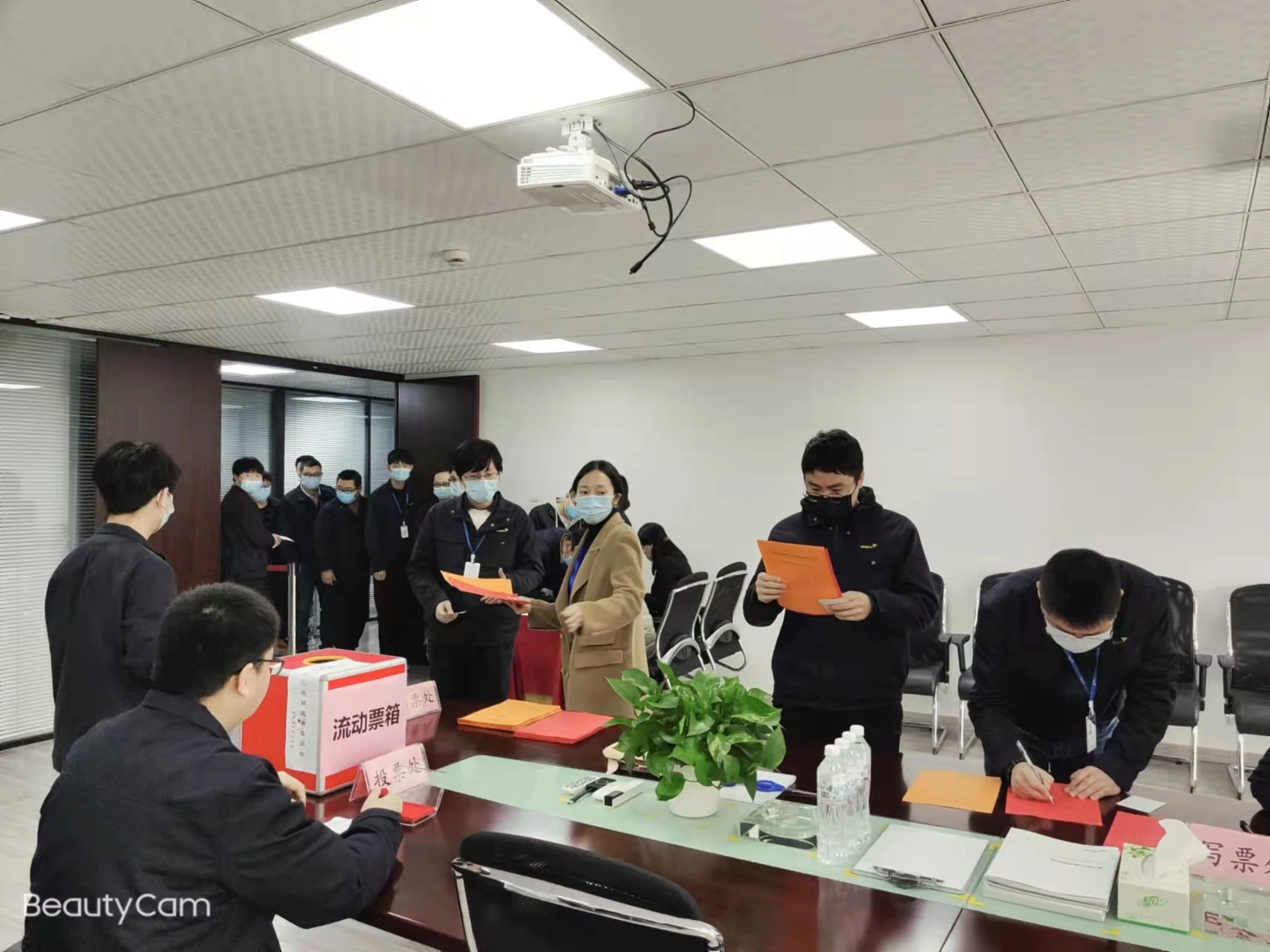 浙大完美（中国）一站式服务官网顺利开展人大代表换届选举投票工作